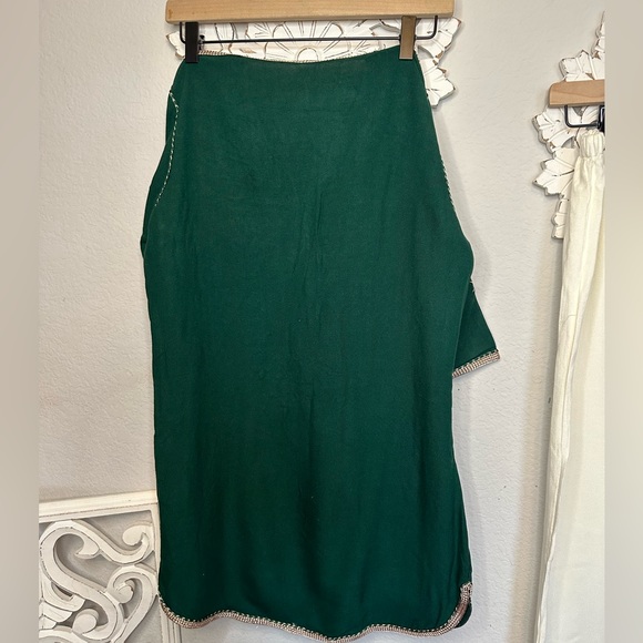 Indian green and ivory embroidered pant and shirt set ✨ size medium never worn ✨ - Picture 10 of 13